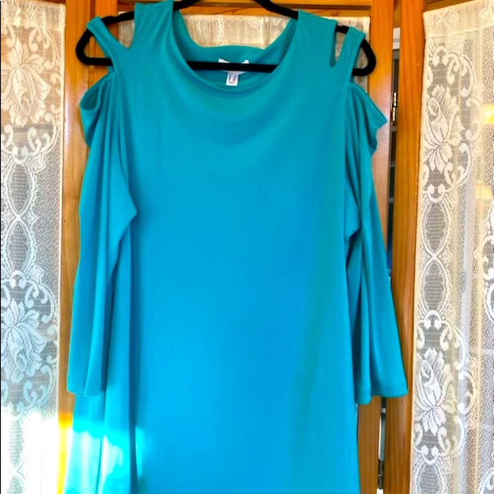 Solid Liquid Knit Cold Shoulder Tunic